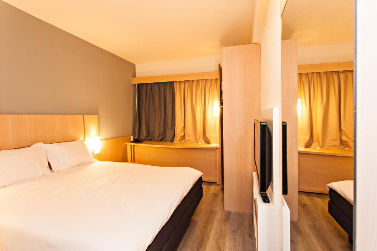Ibis Pilar Hotel Exterior photo